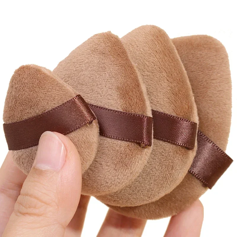Éponge de maquillage en velours lavable pour le visage et les yeux, bouffée de poudre, bouffée cosmétique triangle, accessoires de maquillage doux, utilisation pour les touristes