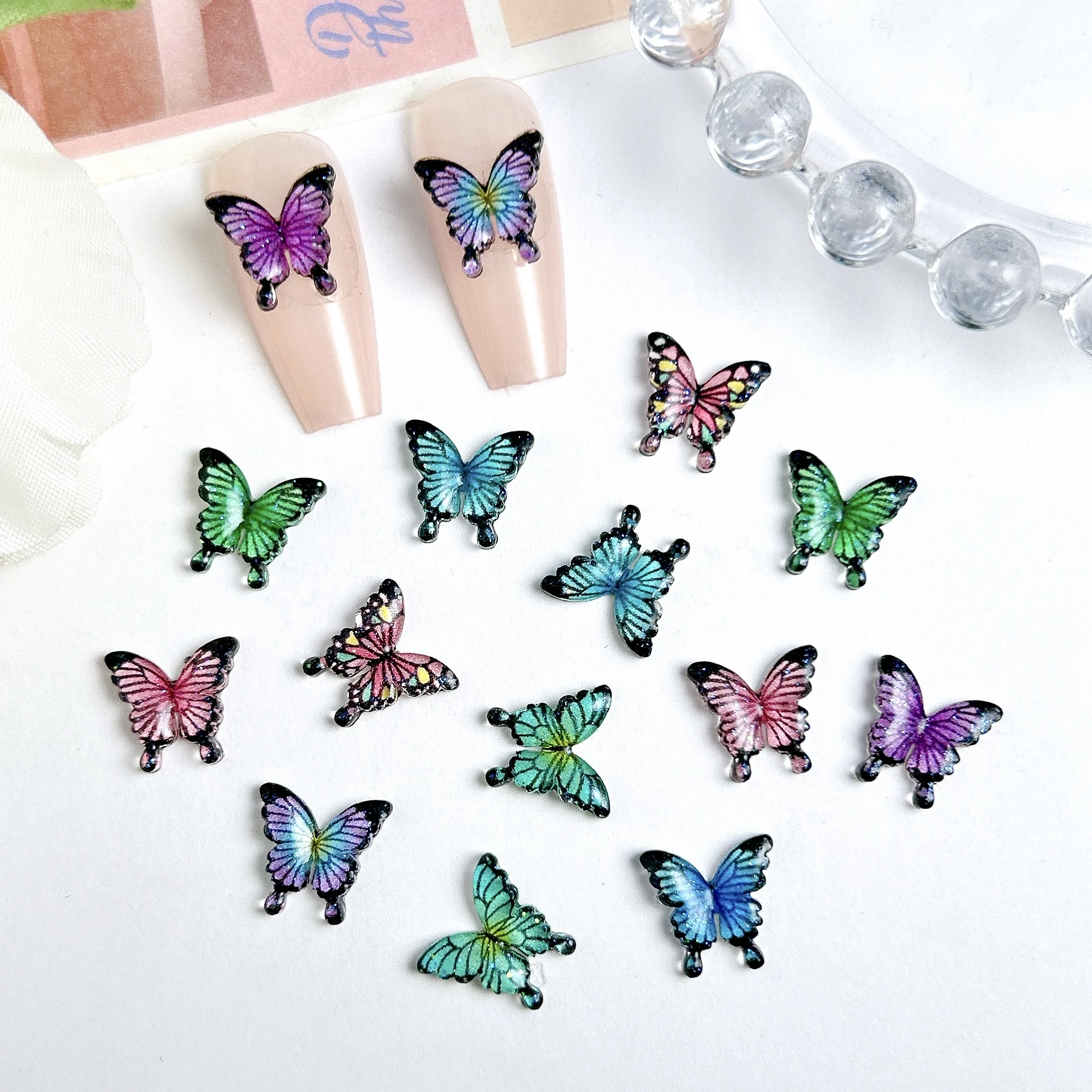 20PCS realistische bemalte Harz Schmetterling Nail Art Dekorationen 3D minimalistische bunte Schmetterling Nagel Charms Zubehör für DIY