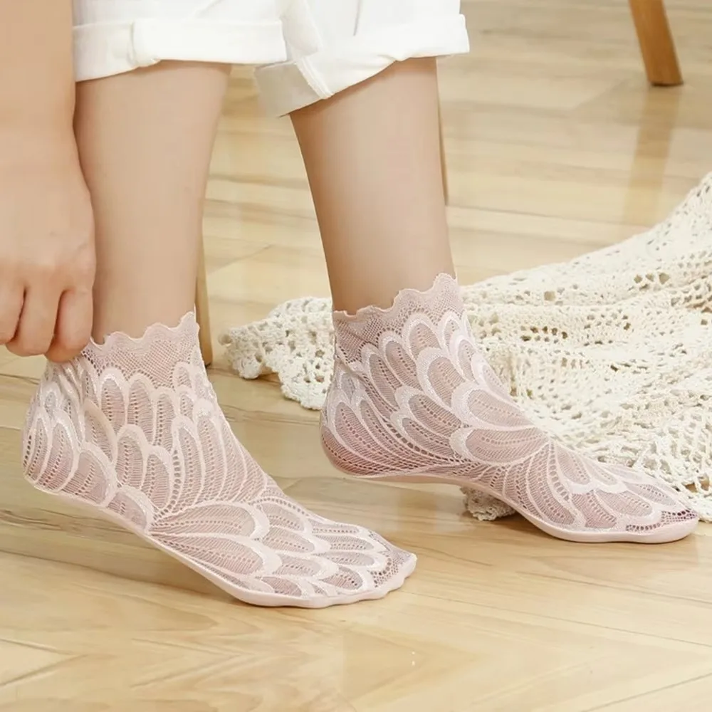 Stylish Hosiery Lace Flower Mesh Ankle Socks Thin Transparent Short Socks Elastic Non-Slip Fishing Net Stockings Women's Fashion