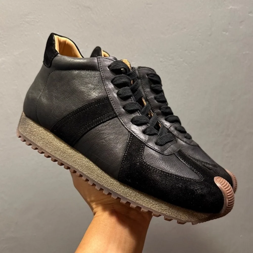 QHCCID Men's Retro High-Top Running Shoes Cowhide Soft Bottom Comfortable Sports Casual Sneakers Trendy Fall Collection