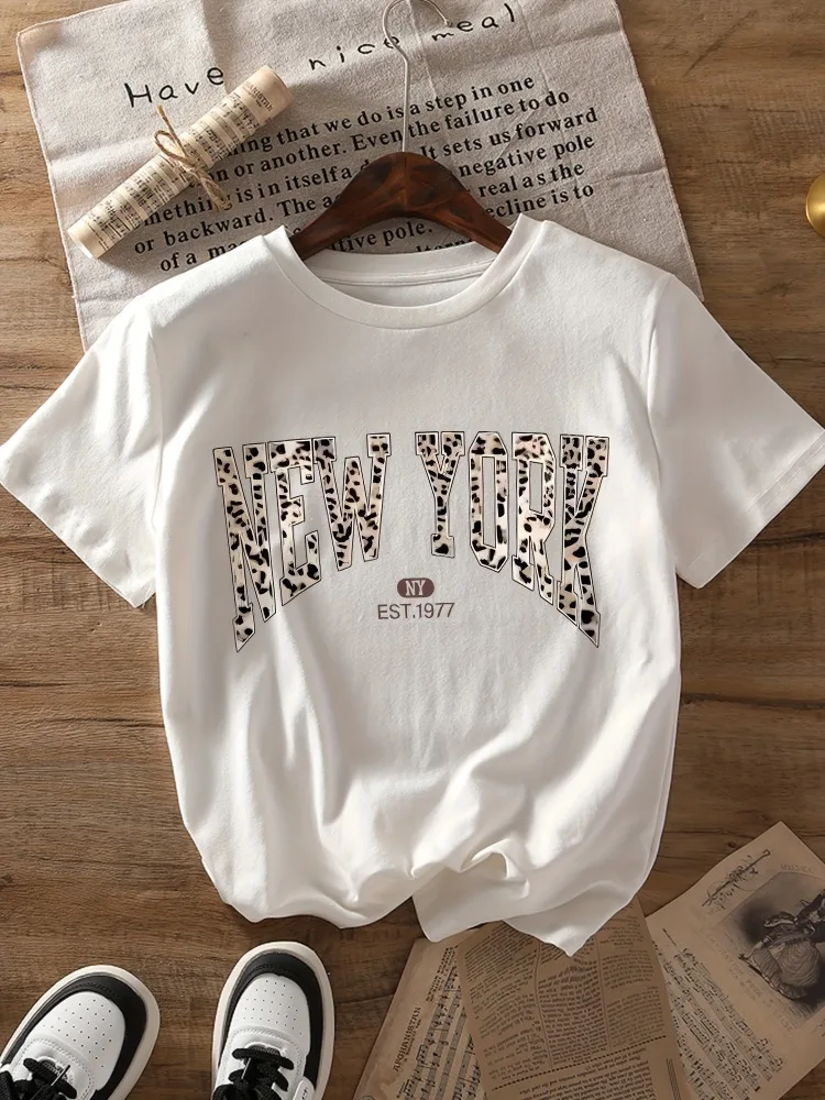 نيويورك نمط مطبوعة ليوبارد طباعة إلكتروني تصميم المرأة عادية كم قصير جولة الرقبة تي شيرت أربعة مواسم تنوعا
