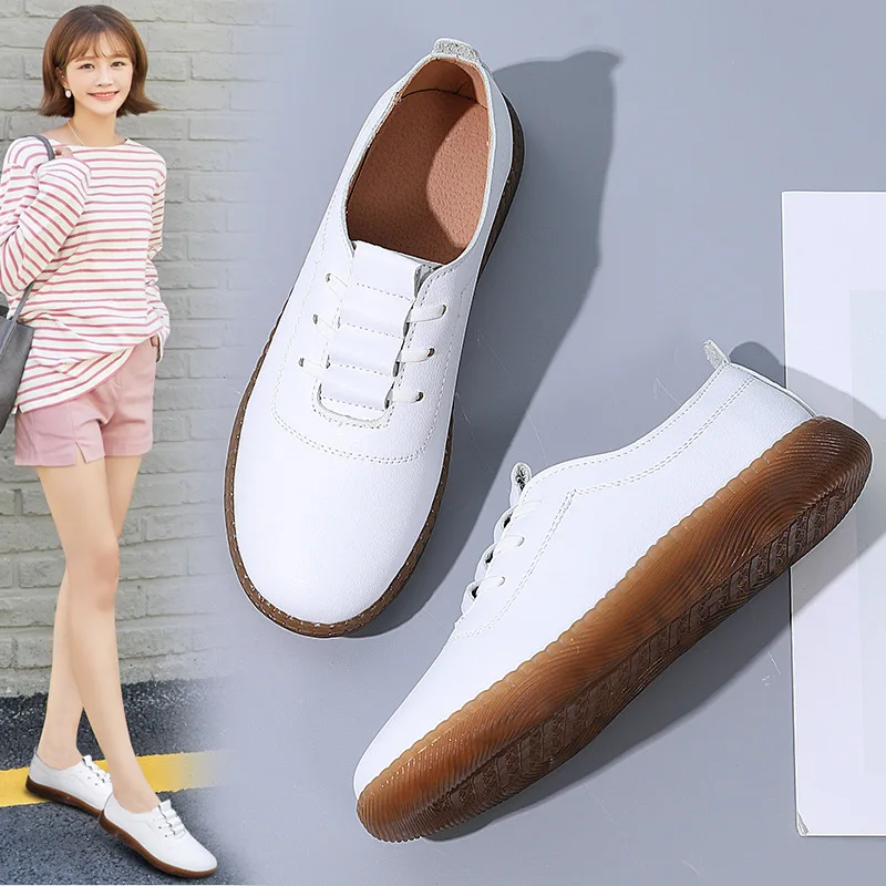 2023 Summer New Soft Sole Small White Shoes for Women Hollow Mother Shoes Small Leather Shoes Casual Bean Shoes for Women Large