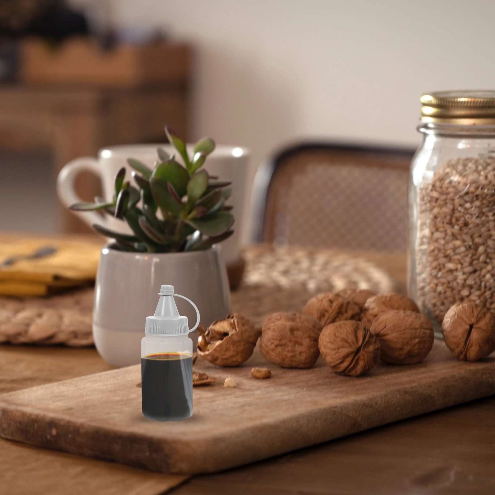 

4Pcs Squeeze Bottles Kitchen Condiment Storage Mini Sauce Dispenser Bottles Honey Syrup Salad Dressing Reusable Plastic