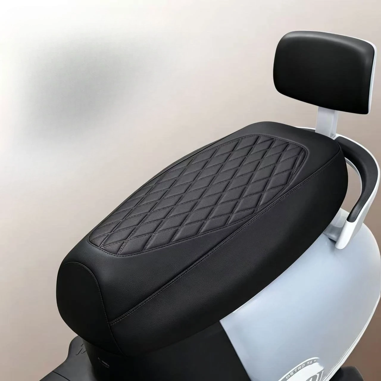 Motorcycle Seat Cover Leather Waterproof Sunscreen Heat Insulation Wear Resistant Durable Universal