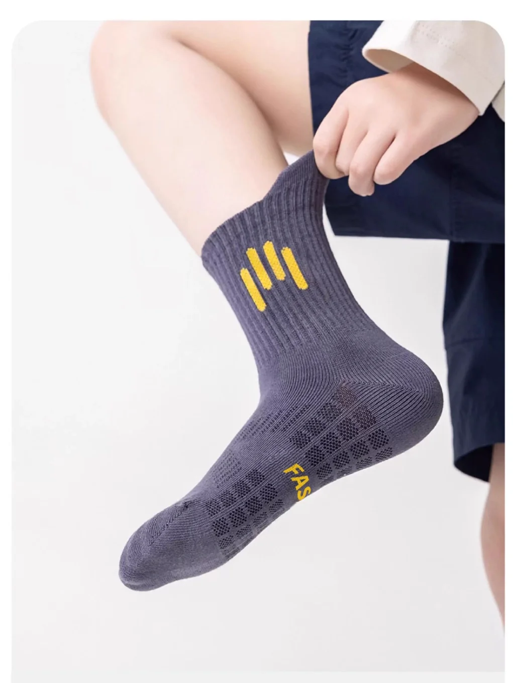 5 Paar Kinder-Sportsocken, Jungensocken mit Buchstabenmuster, aus gekämmter Baumwolle. – Detail 4