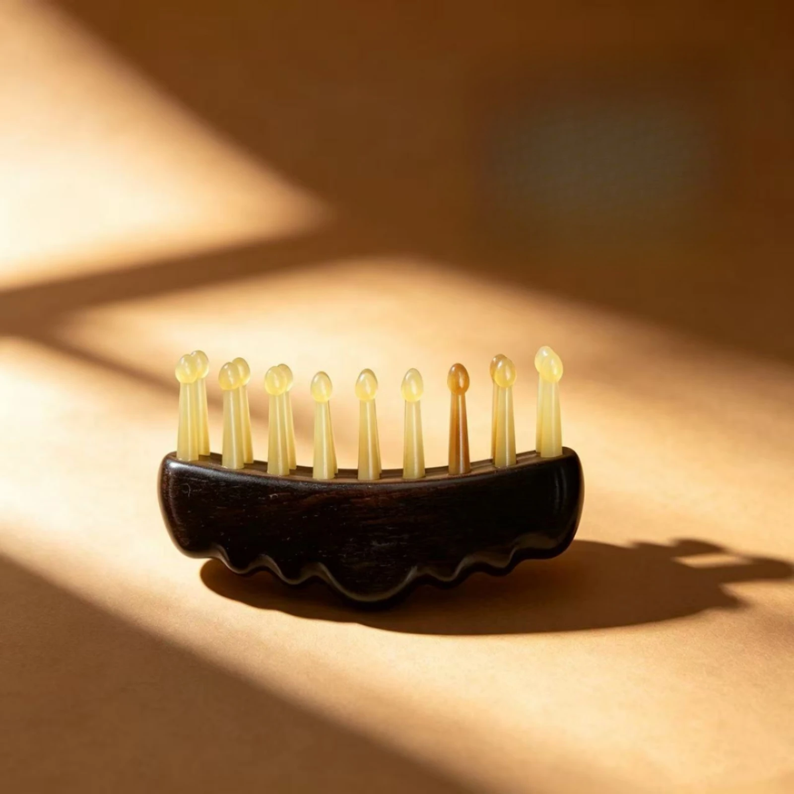 Wooden Massage Comb with Goatantler Teeth Lightweight Violet Sandalwood Massage Comb Gentle Portable for Daily Grooming