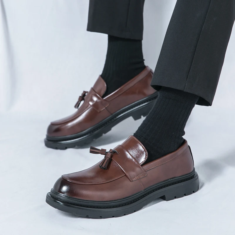 Brand Korean Version Business Dress Leather Shoes Fashion Design Tassel Loafers Outdoor Anti Slip Soft Comfortable Driving Shoes