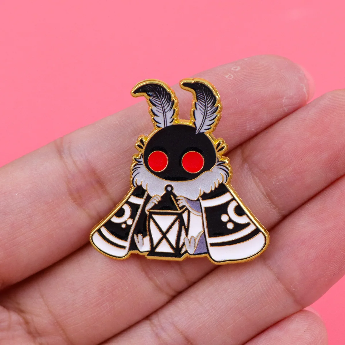 Mothman Emaille-Anstecknadel Gotische Brosche Reversnadel für Taschen Jacken Kleidung Accessoires Punk-Schmuck Halloween-Geschenk – Detail 4