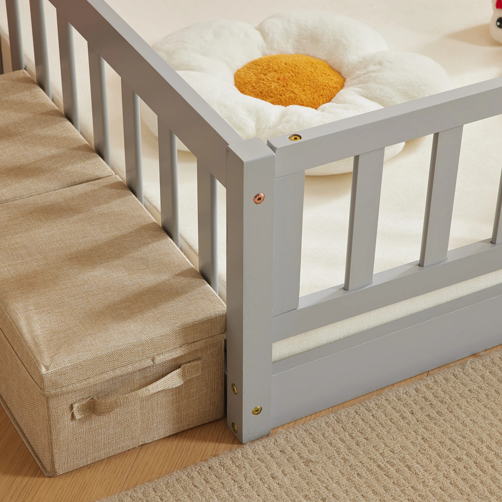 Cama de cerca com porta com placa de pinho pintado cinza cama infantil completa