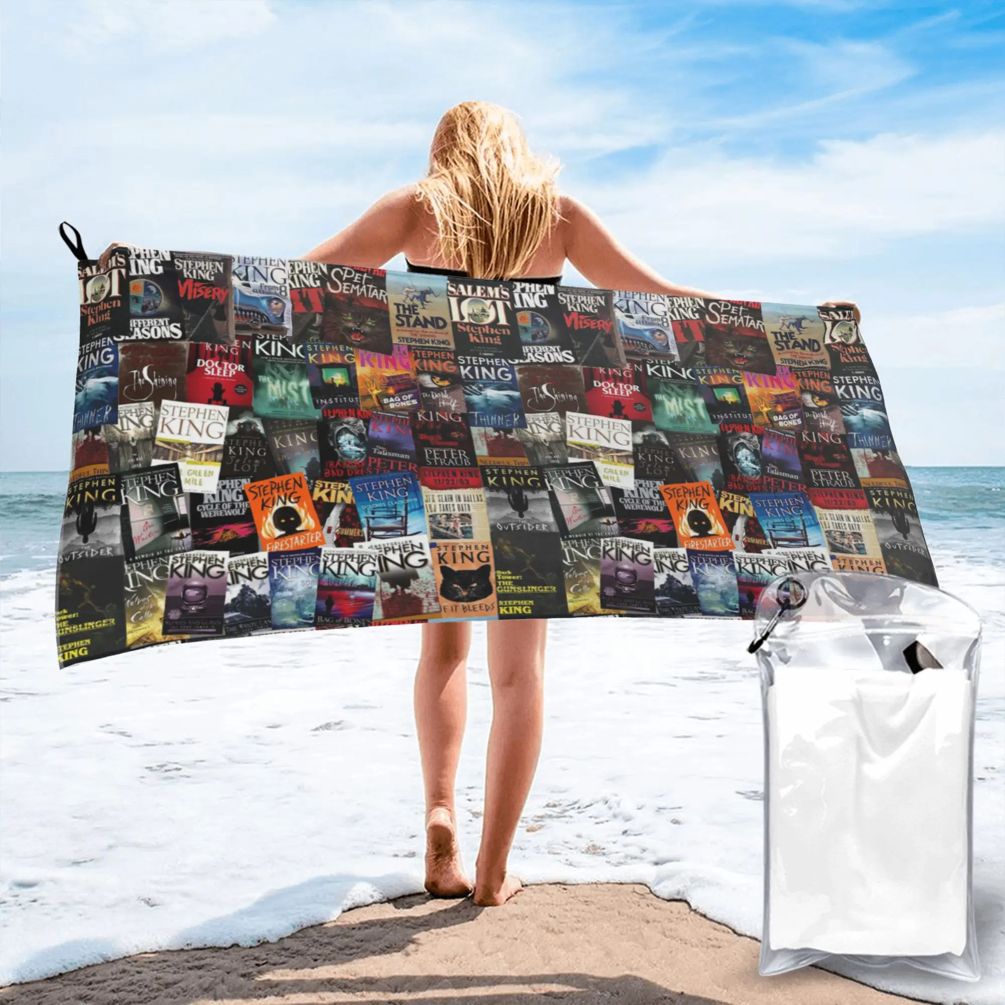 

Пляжное полотенце с изображением обложек книг Стивена Кинга, для любителей хорроров, из мягкой микрофибры, быстросохнущее, впитывающее, для альпинизма