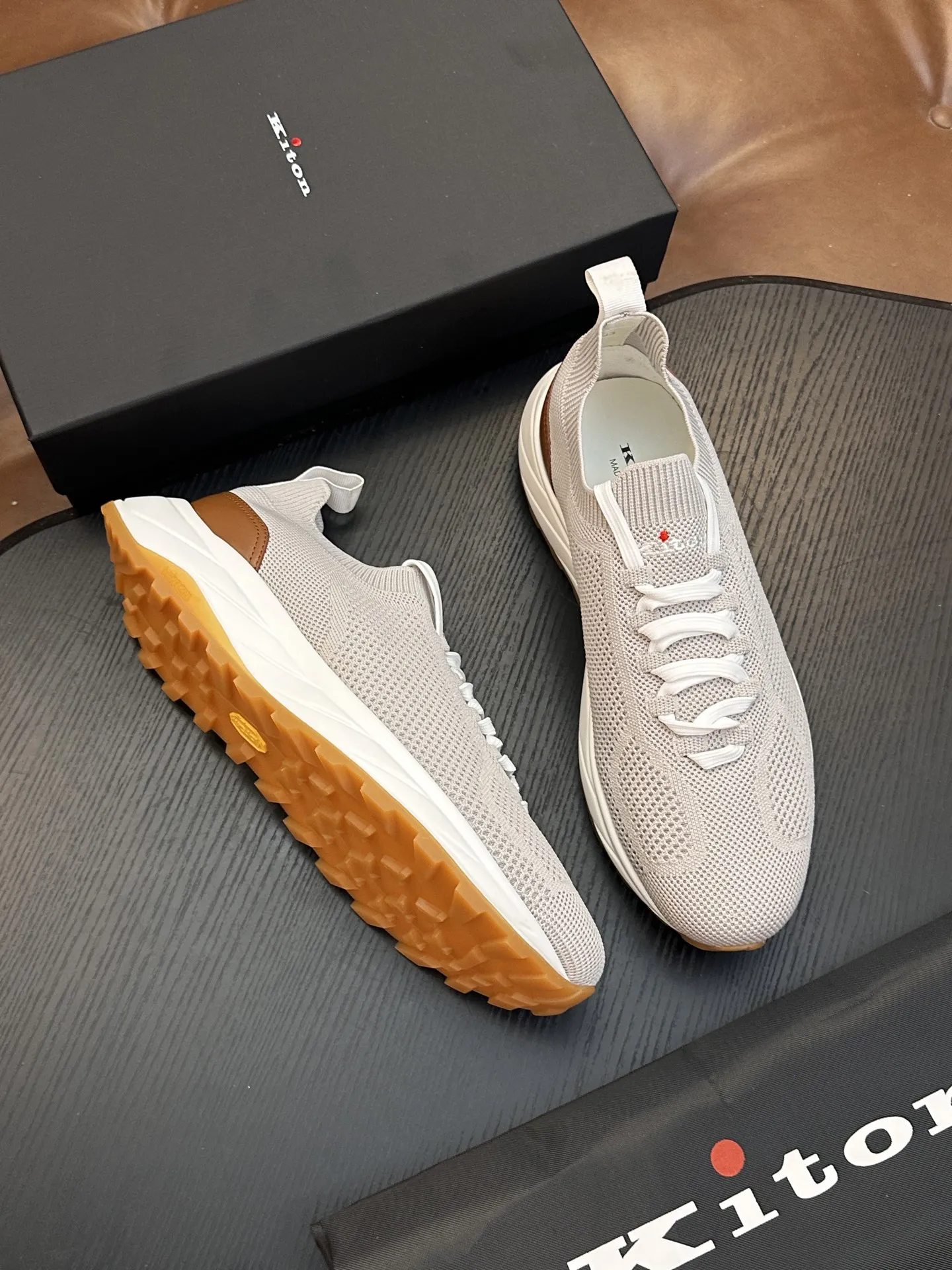 Kiton knitted fabricall-in-one comfortable sneakers