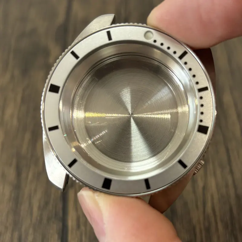 ساعة تعديل أجزاء 38.5 مللي متر حافظة من الفولاذ المقاوم للصدأ حافة دوارة اتجاهية منحنية زجاج هاردليكس مناسبة لحركة NH35/36