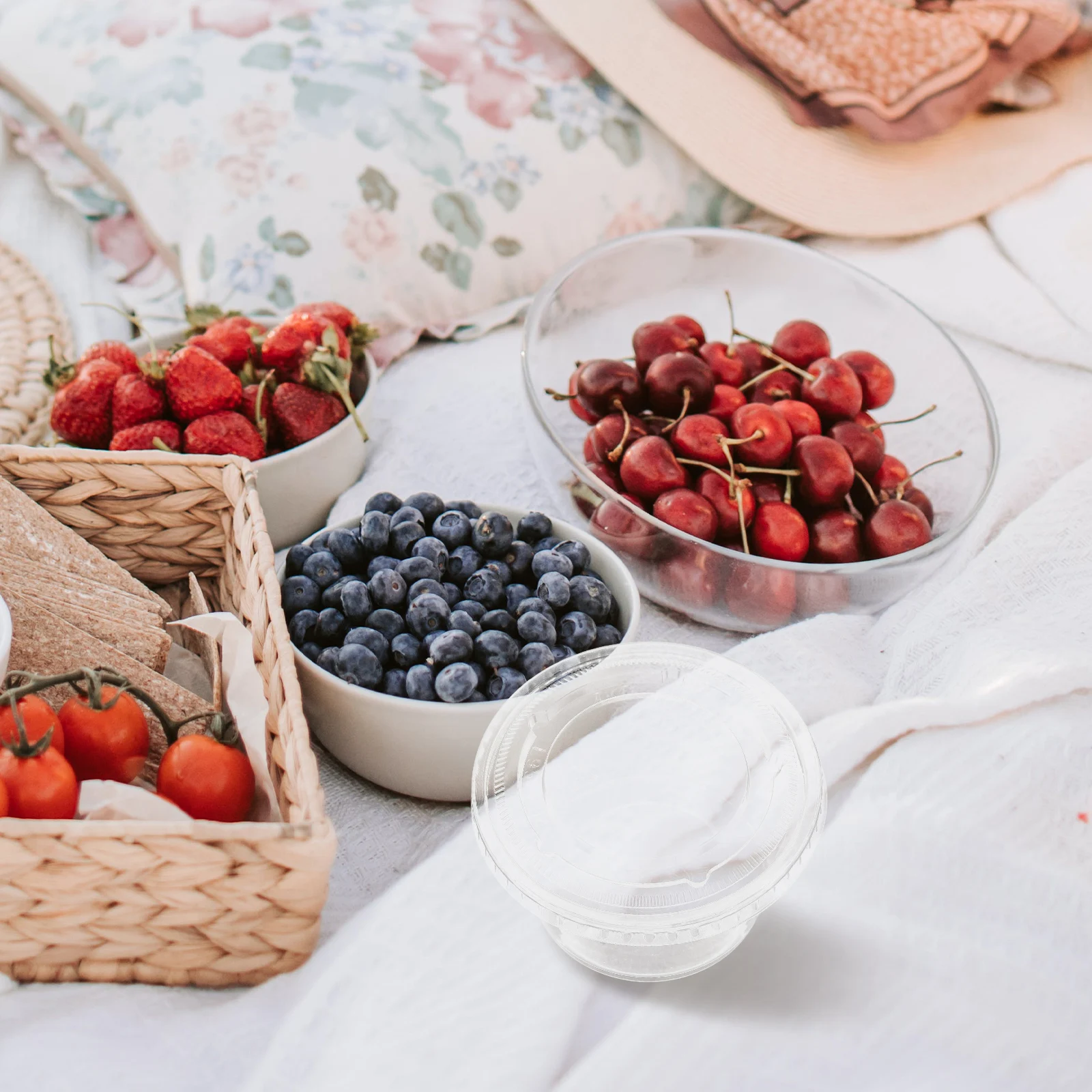 

50pcs Pudding Plastic Dessert With Lids Clear Souffle Condiment Containers Sauce Cups Cups Shot Glasses Fruit Bowls For