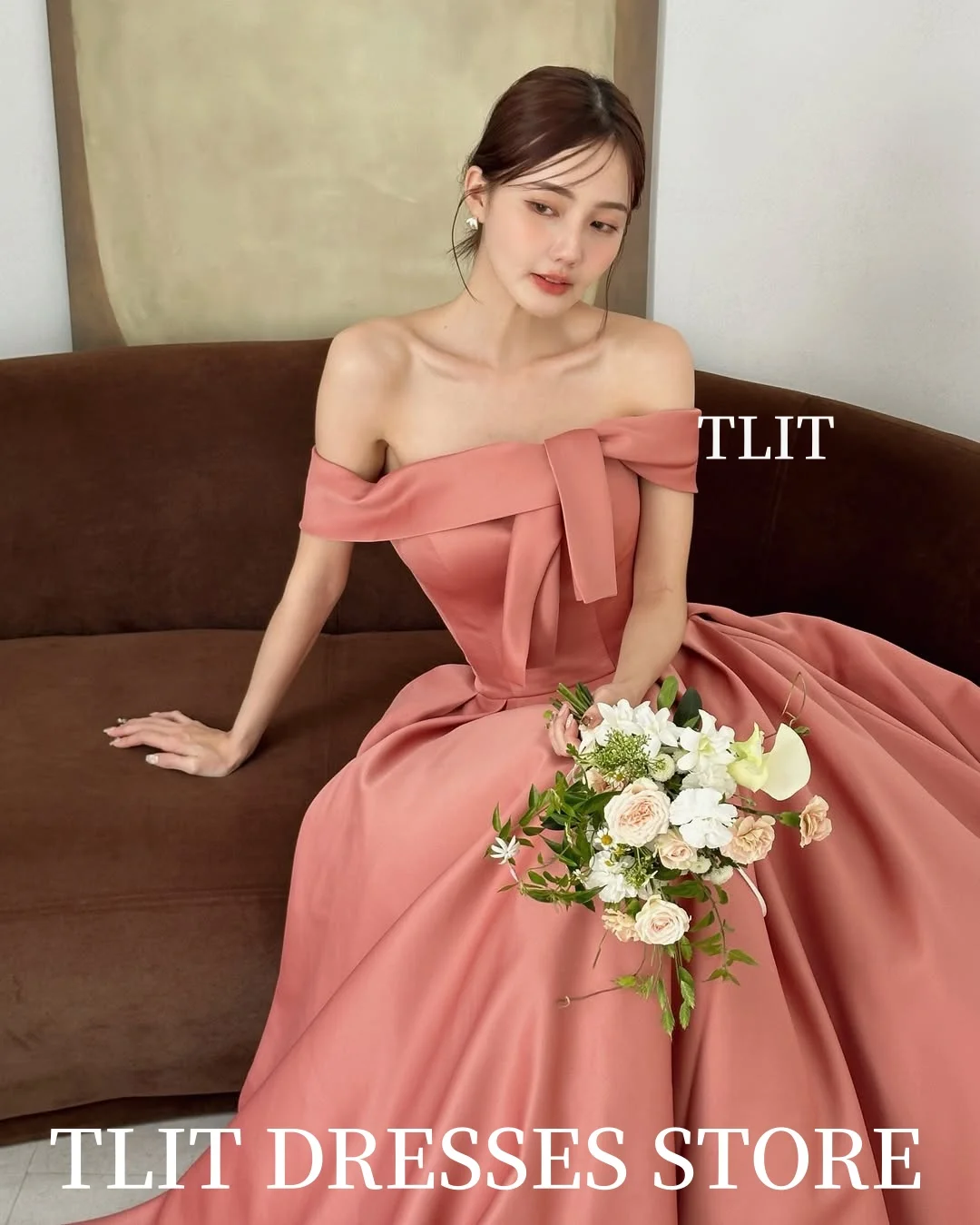 Elegancka pomarańczowa satynowa suknia ślubna bez ramiączek, suknie balowe, koreańska suknia ślubna, sesja zdjęciowa, suknie z gorsetem na plecach szyte na miarę.