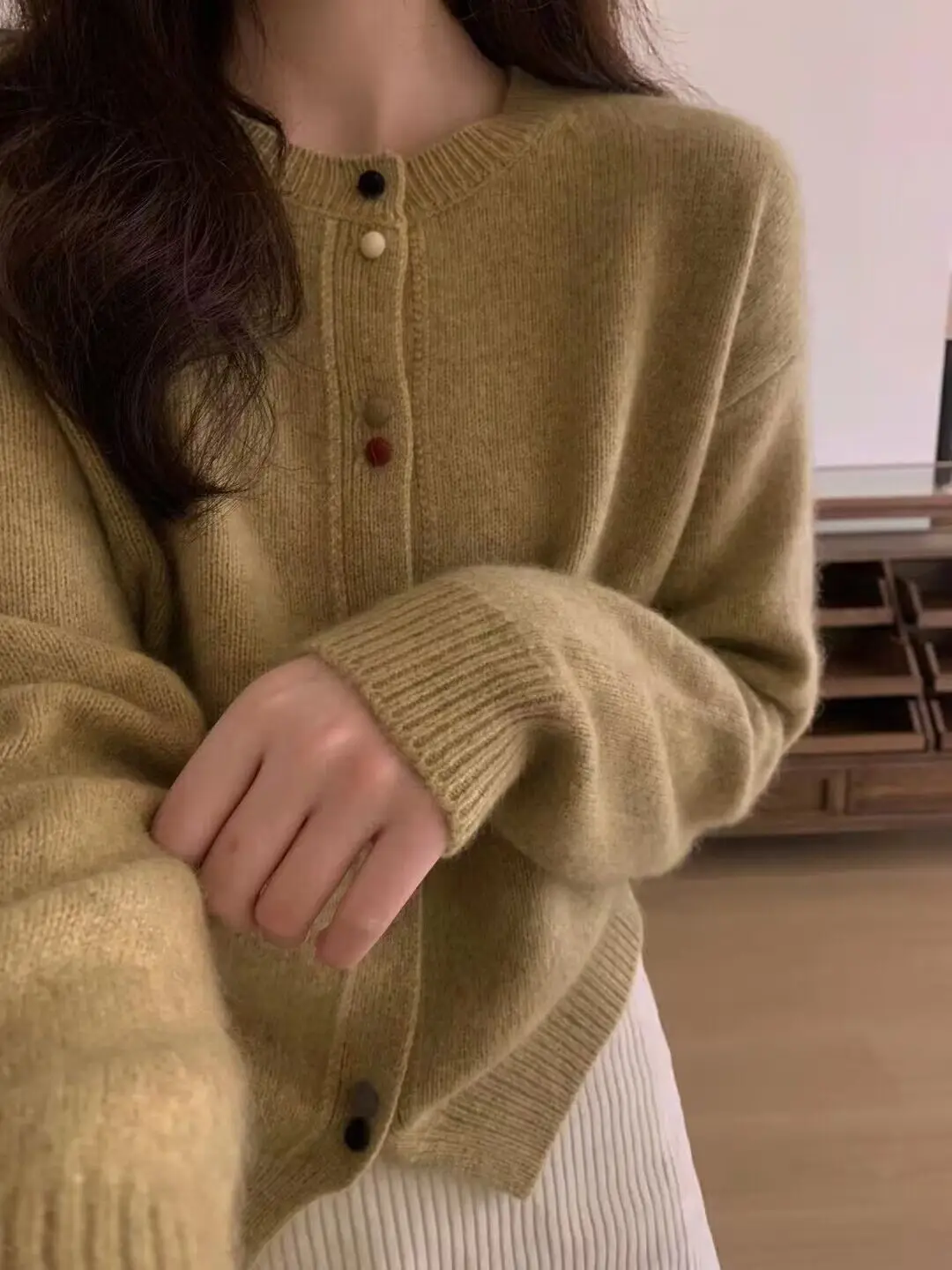 Autumn and winter cashmere sweater women\'s round neck sweater commuter cardigan with solid color coat and knitted cashmere botto