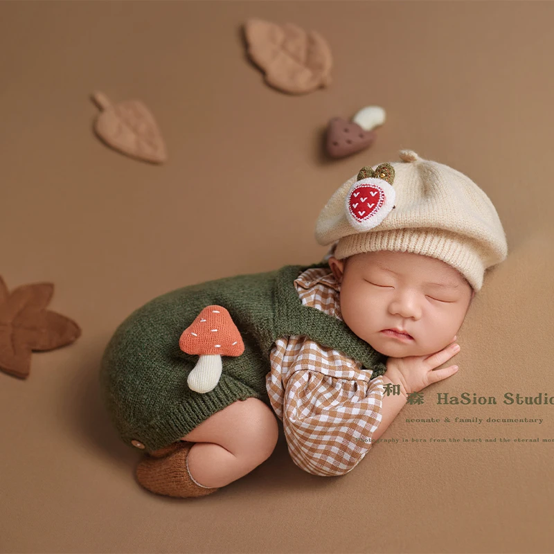 

Newborn Photography Props for Baby Mushroom Knitted Hat Outfit Set Backdrop Mini Decors Accessories for Studio Photoshoot Prop