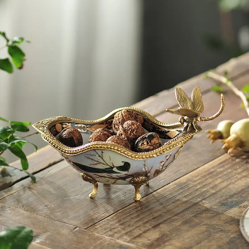 

European dried fruit plate creative living room coffee table, household American retro decoration ceramic entrance key storage