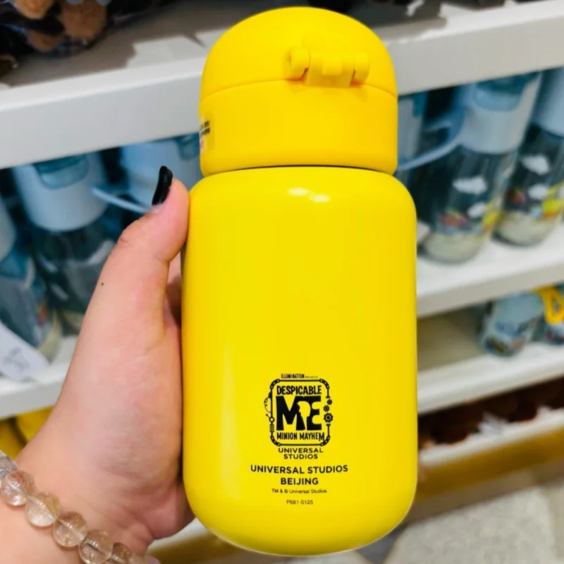 Universal Studios Minions' Bob-themed Messenger Bag Style Cold Drink Cup/Thermos Souvenir, Children's Festival Gift