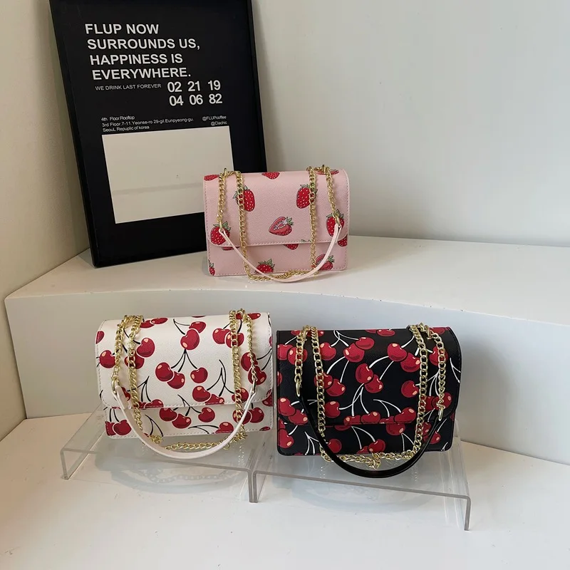 

2025 New! Women's Niche Chain Bag - Minimalist Stylish Trendy, Versatile Shoulder/Crossbody Bag