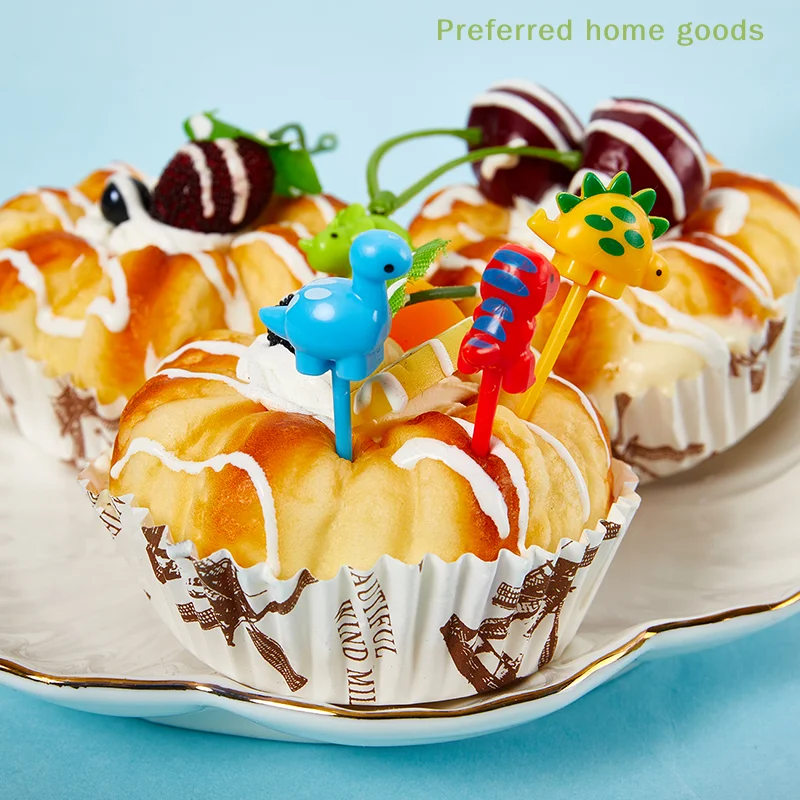 ZLinKJ 6pcs Animal Farm Dinosaur Fruit Fork Toothpick Bento Lunches Party Decoration Salad Decoration Accessories Cake Picks