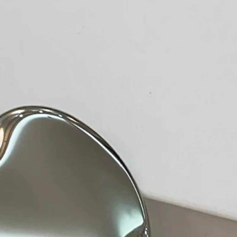 Espejo de maquillaje con forma de corazón para niña, espejo pequeño y bonito, espejo giratorio portátil para estudiantes, herramientas cosméticas de belleza de mano