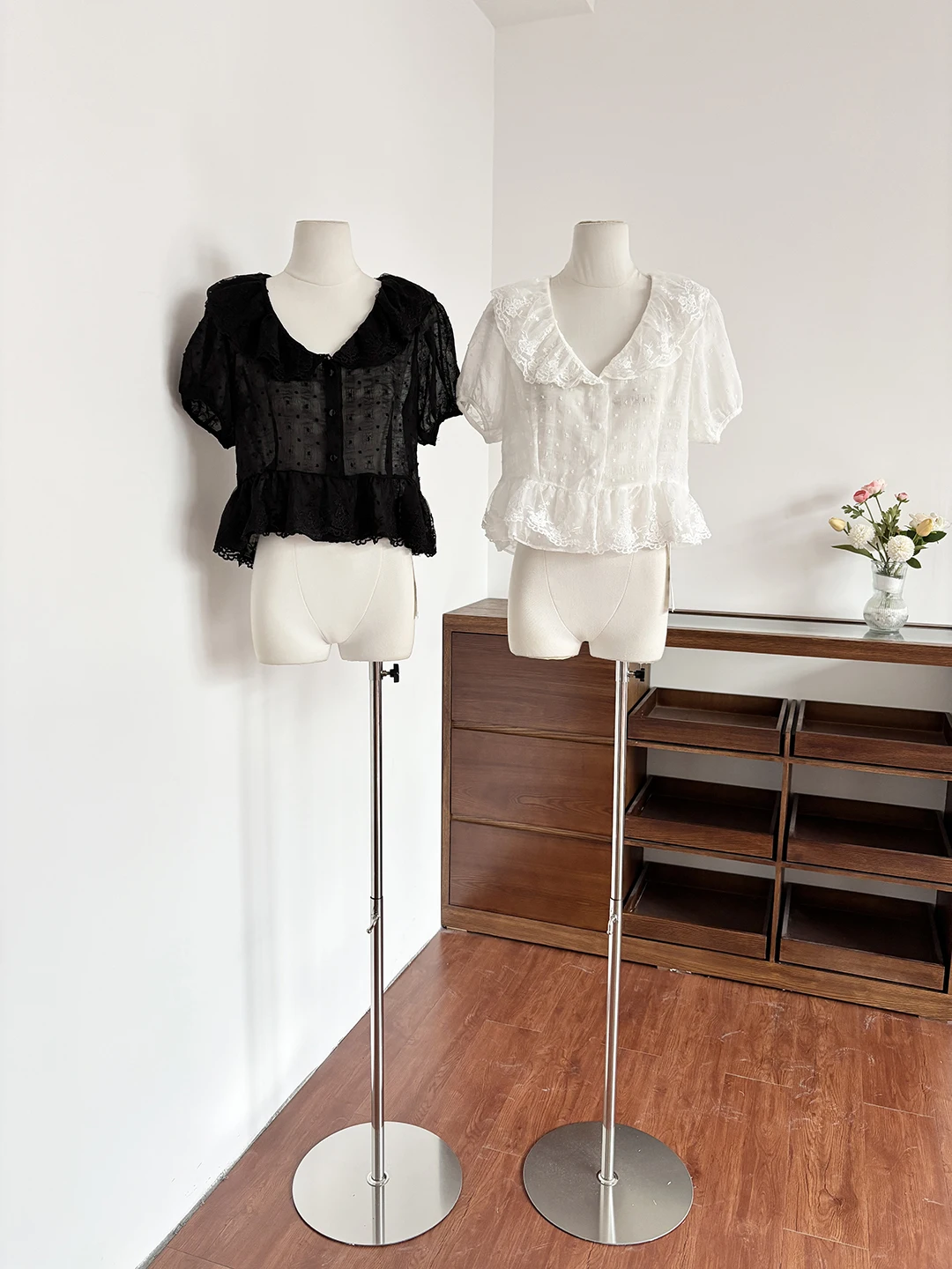 

Pure Desire Style Doll Collar Loose Fit Short Sleeve Shirt Women's Summer 2026 Slimming Versatile Top Commute Style