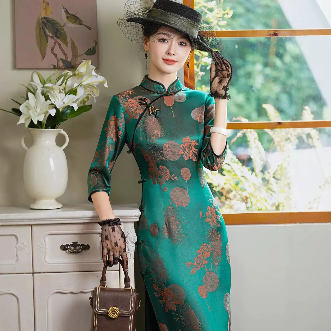 

Высокое качество, новый китайский стиль, переплетенное настоящее шелковое платье Cheongsam Qipao с рукавом три четверти, улучшенное национальное длинное платье