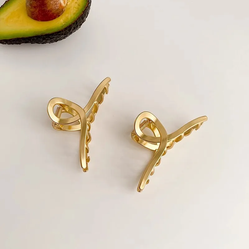 Fashion Hollow Heart Metal Hair Claw Clips Simple Non Slip Mini Gold Geometric Bangs Barrettes Hair Jaws For Women Girls Daily