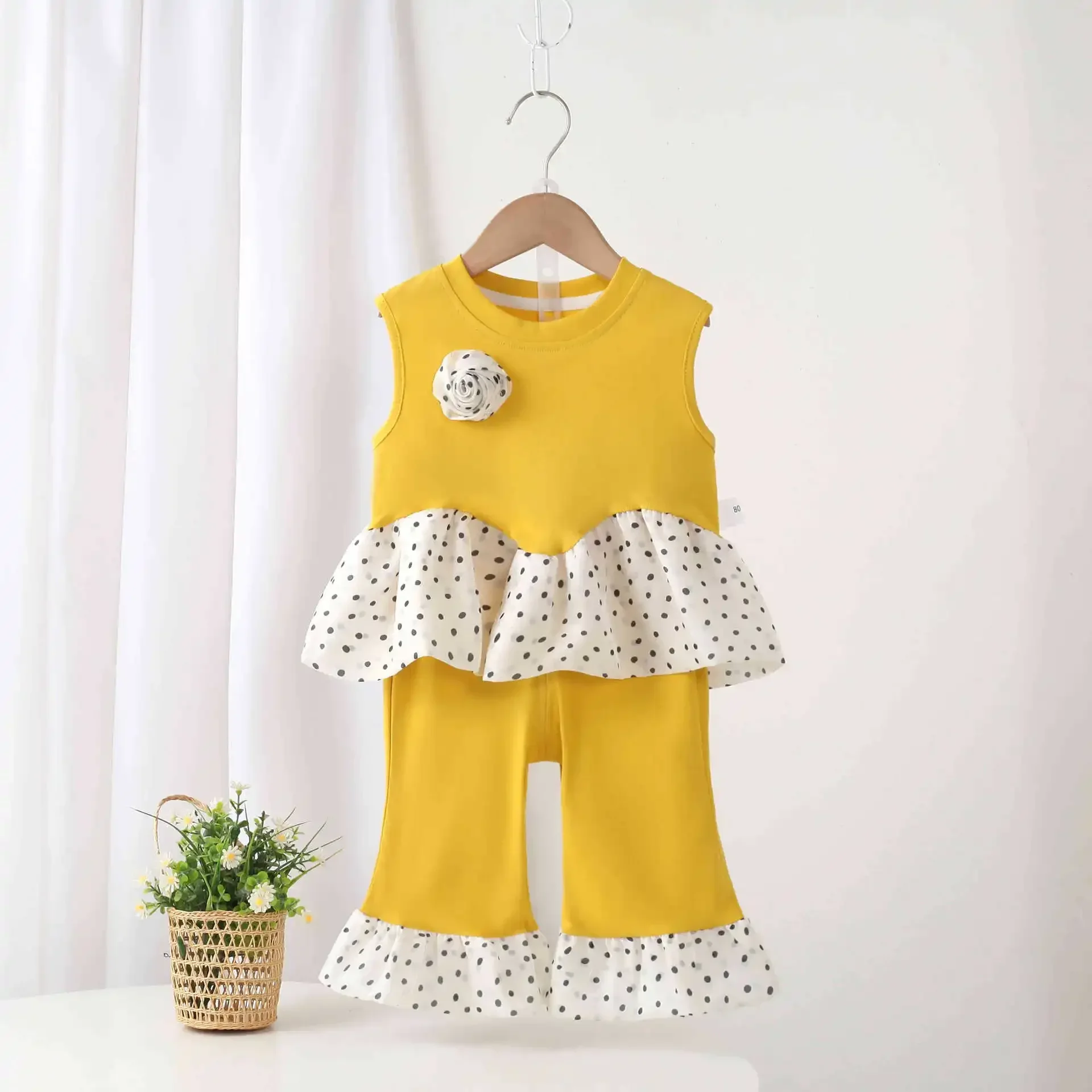

1 - 6Y Children Clothes Cute Baby Girl Cotton Set Sleeveless Rose Decor Top and Polka Dot Flared Pants Stylish and Cute