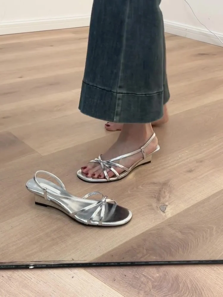 

Сандалии с открытым носком в стиле ретро, женская летняя уличная одежда, новинка 2025 года, римские сандалии на каблуке, модная повседневная одежда