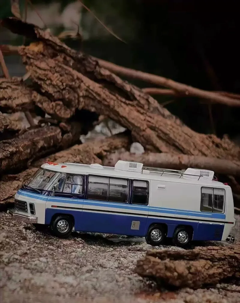 MK Miniaturas Diecast escala 1/64 GMC Motorhome RV modelo de carro resina GMC Motorhome modelo de carro de brinquedo coleção estática ornamento