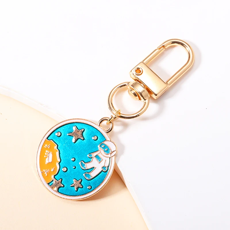 2023 Trendy Delicate Enale Earth Planet Pendant Keychain For Men Boys Bags Car Key Decor Keyrings Jewelry Accessories Party Gift