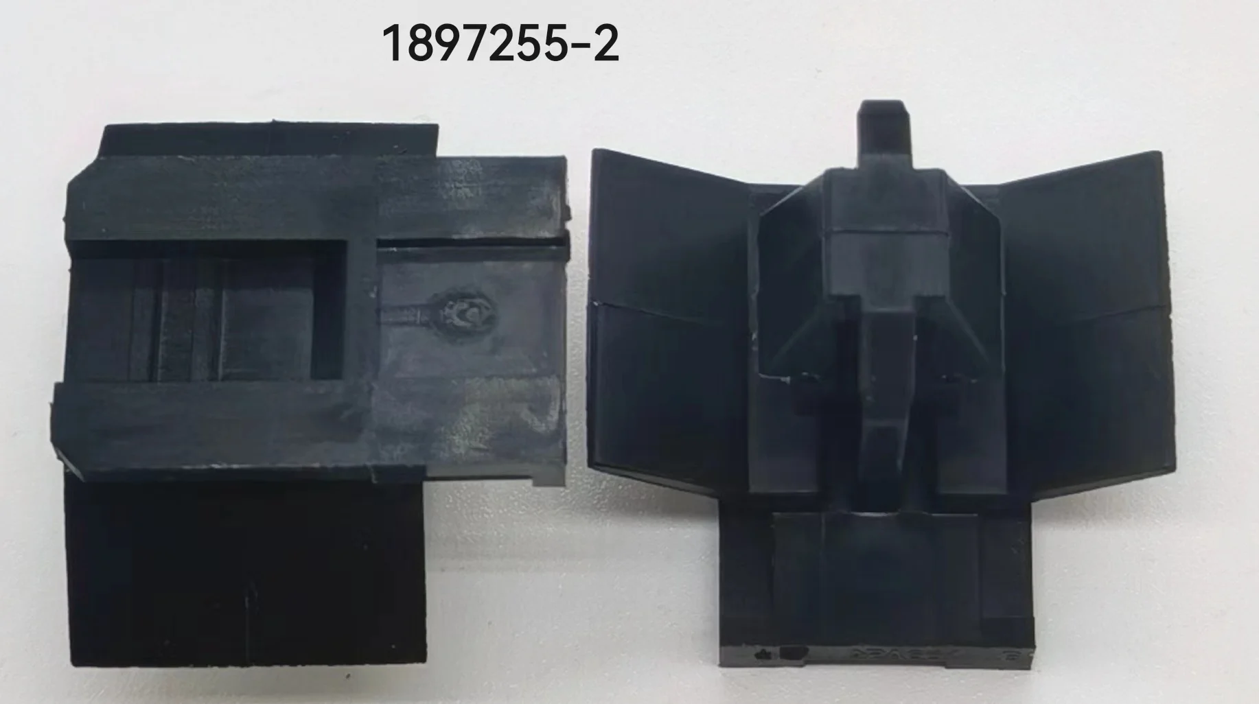 

50 шт. оригинальный разъем 1897255-2, черный