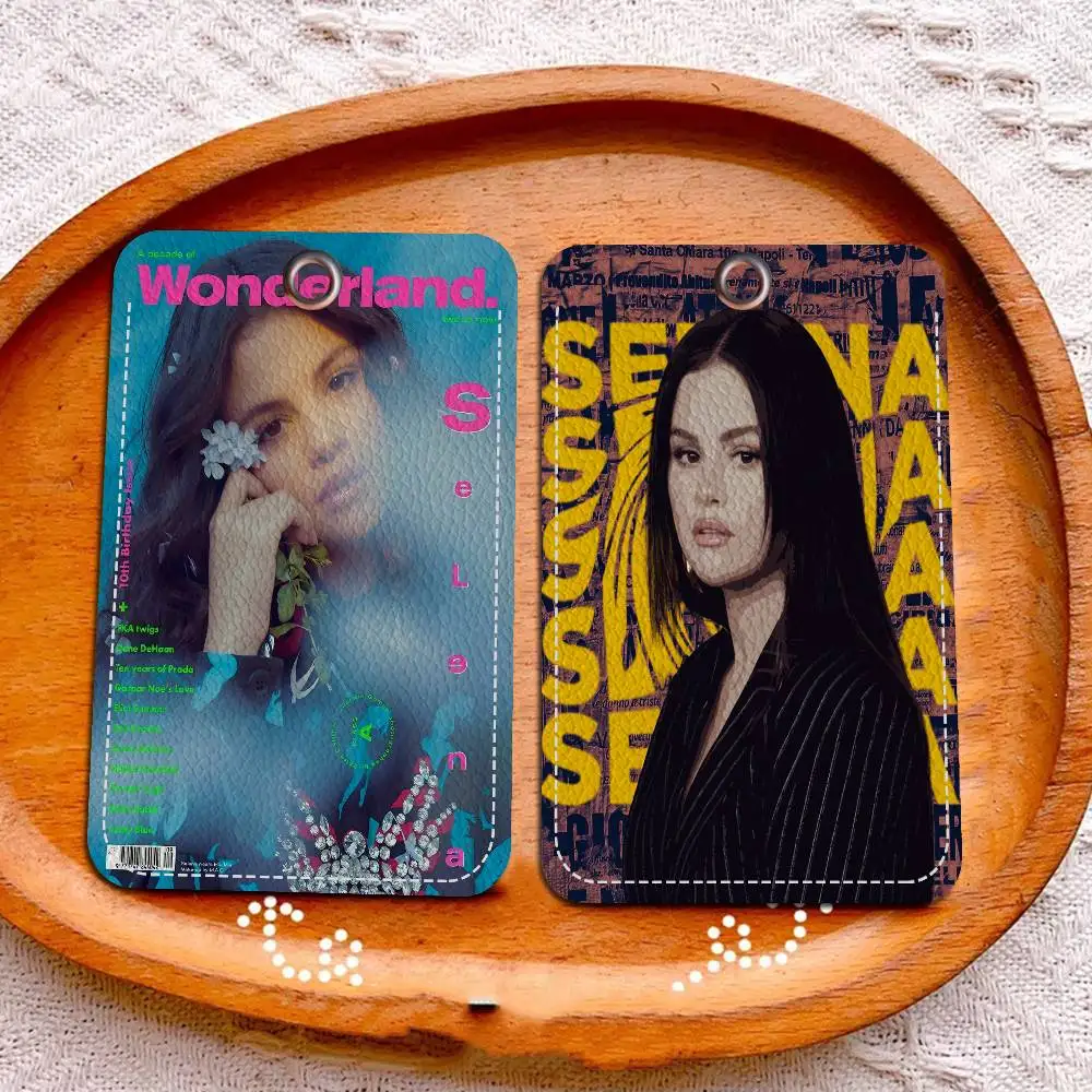 حامل شخصي للممثلة سيلينا غوميز مناسب لبطاقة البنك، مترو الأنفاق، محفظة بطاقات الحافلة، حافظة بطاقات، سلسلة مفاتيح حامل الشارة