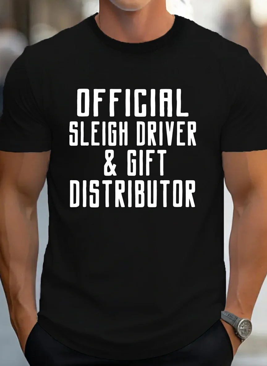 

Мужская повседневная футболка с коротким рукавом и круглым вырезом — футболка с забавным праздничным принтом «Официальный водитель саней и распределитель подарков» для мужчин