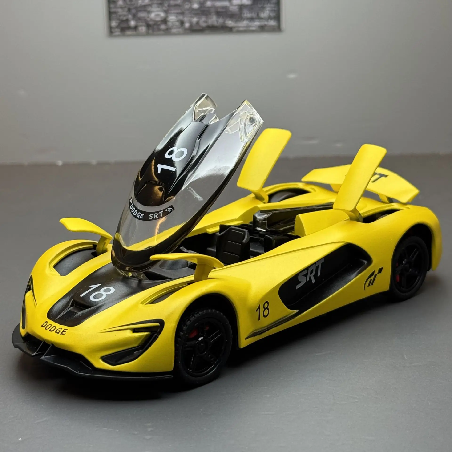 

1:32 Dodge SRT Alloy Car Model Sound Light Pull Back Metal Toy Vehicle Boy Gift Collection Miniature Voiture