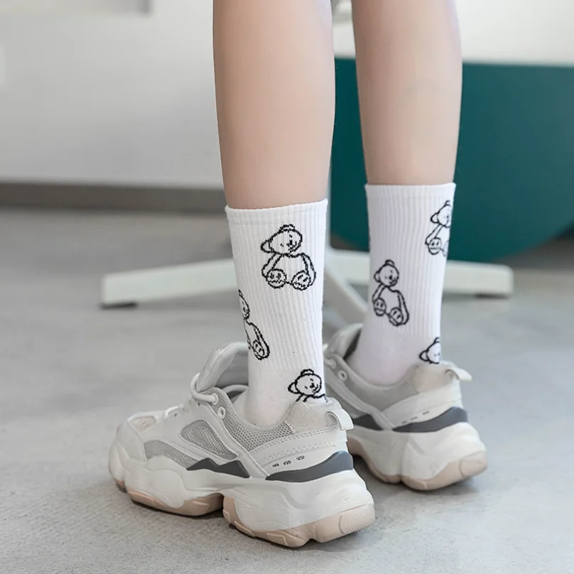 

Harajuku Sock Women Cotton Casual Ladies Hosiery Trendy Cool Kawai Bear Japanese Lolita Short Sock Black White Female Cute 2024