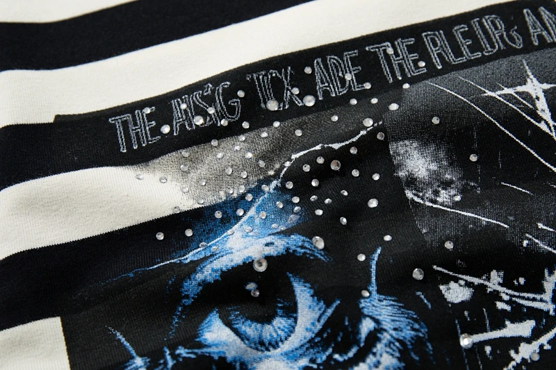 Herren Schwarz-Weiß Gestreiftes Poloshirt Halber Reißverschluss Strass-Totenkopf-Grafik Kurzarm Polo T-Shirt Y2K Streetwear Freizeitkleidung – Detail 11