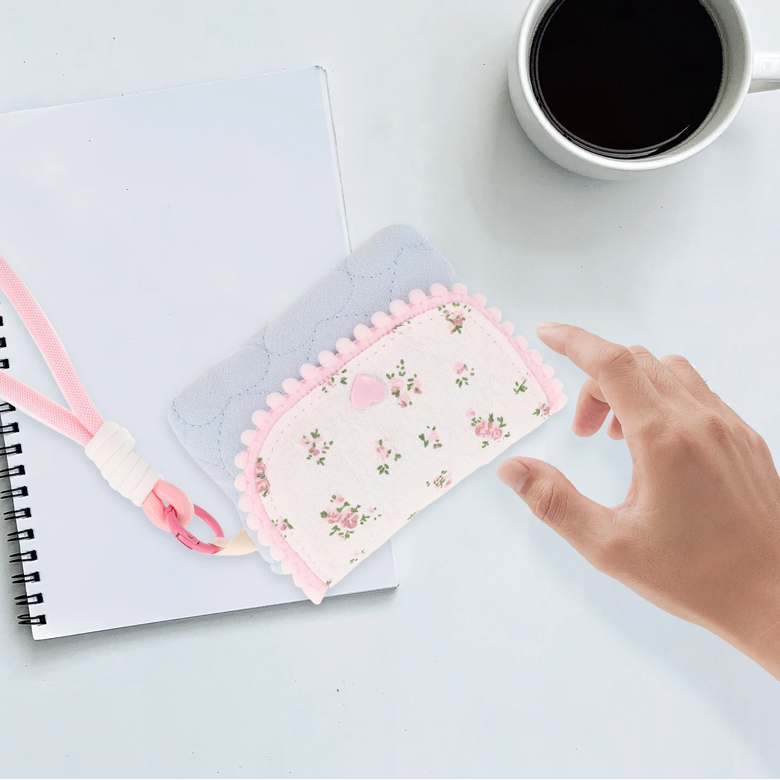 

Floral Print Camera Storage Bag Compact Soft Cotton Travel-Friendly Protective Pouch for Outdoor Photography Gear