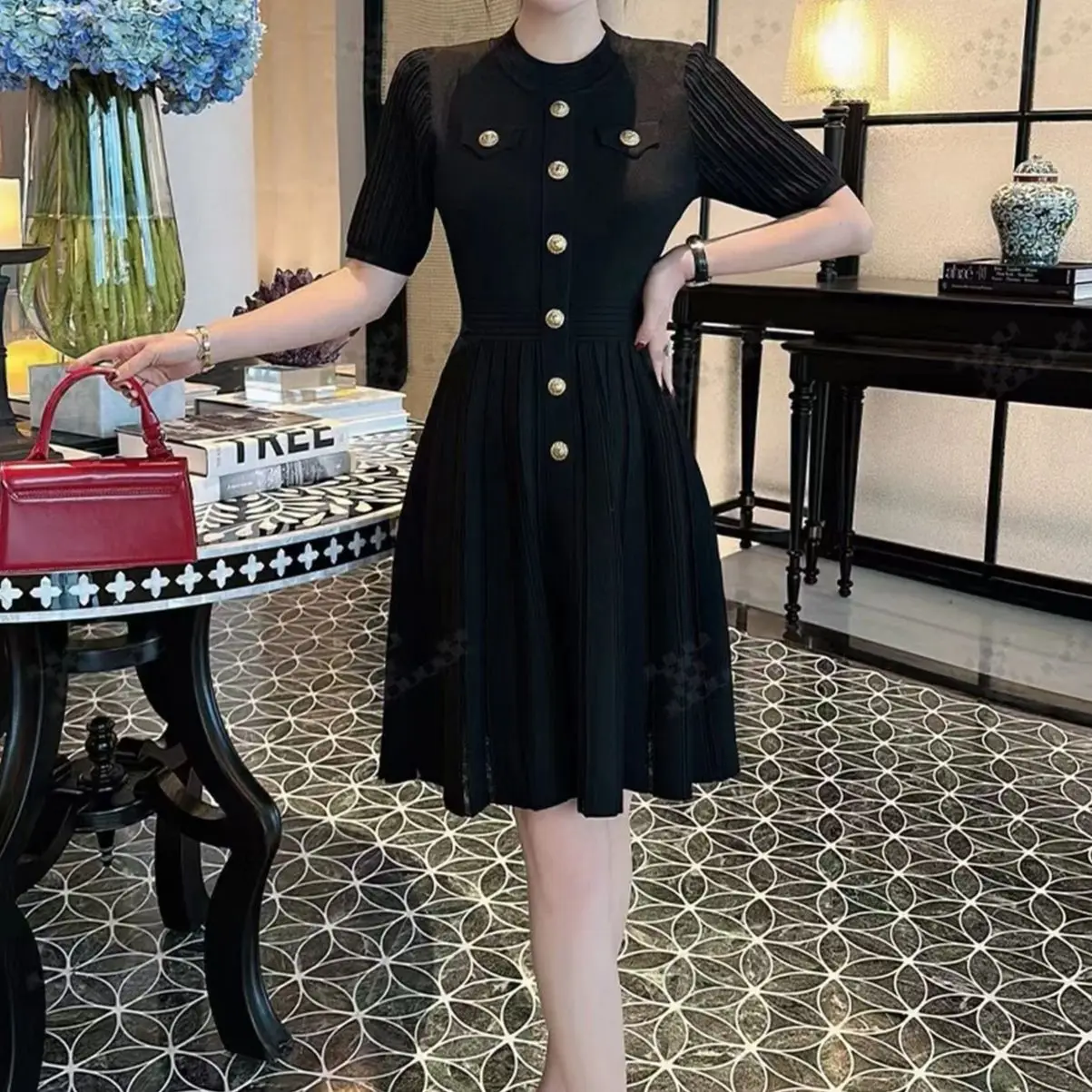

Summer New Fashionable Temperament Commuting High-Quality Knitted Round Neck Slim Fit A-Line Short Sleeved Dress For Women