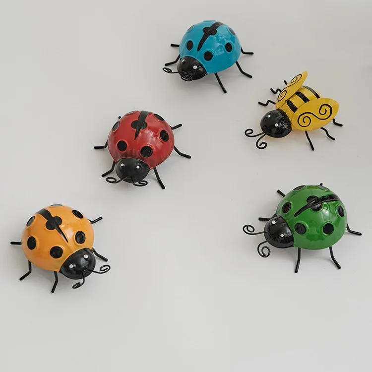 Photography Props Ants Props Ladybird Bees Hanger Statue Garden Decor Figure Outdoor Yard Lawn Decor Bee Sculpture Home Decor