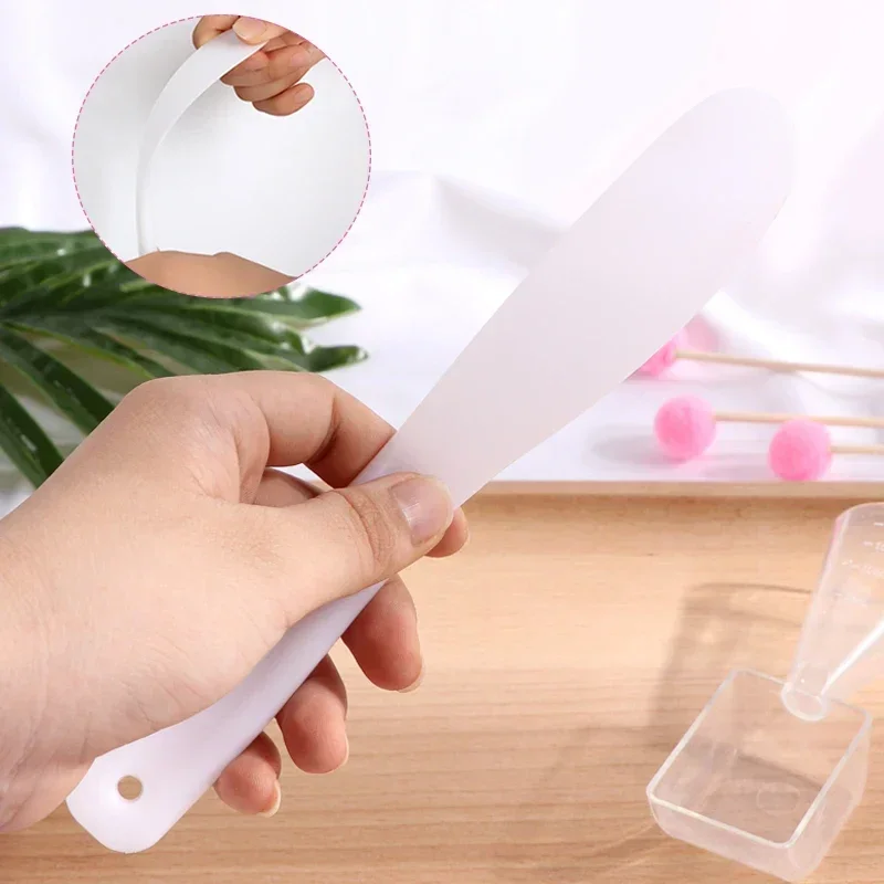 Large Size Plastic Facial Cream Mask Spatulas Cosmetic Skin Care Beauty Scoops Disposable DIY Mask Tool Fan Applicator Stick