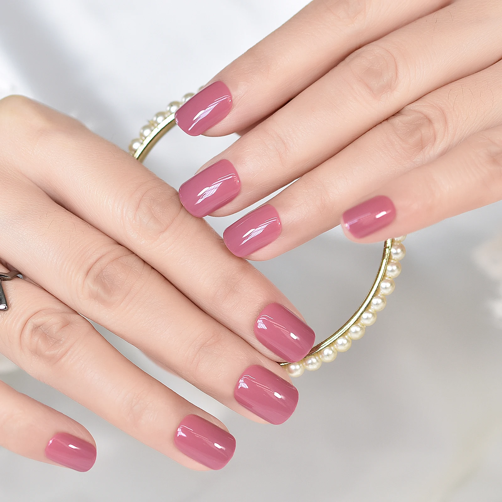 매끈한 모브 타원형 프레스 온 네일 세트, 단색 재사용 가능한 가짜 손톱, 데일리 정교한 그릴 선물용 스티커 포함, 24 개