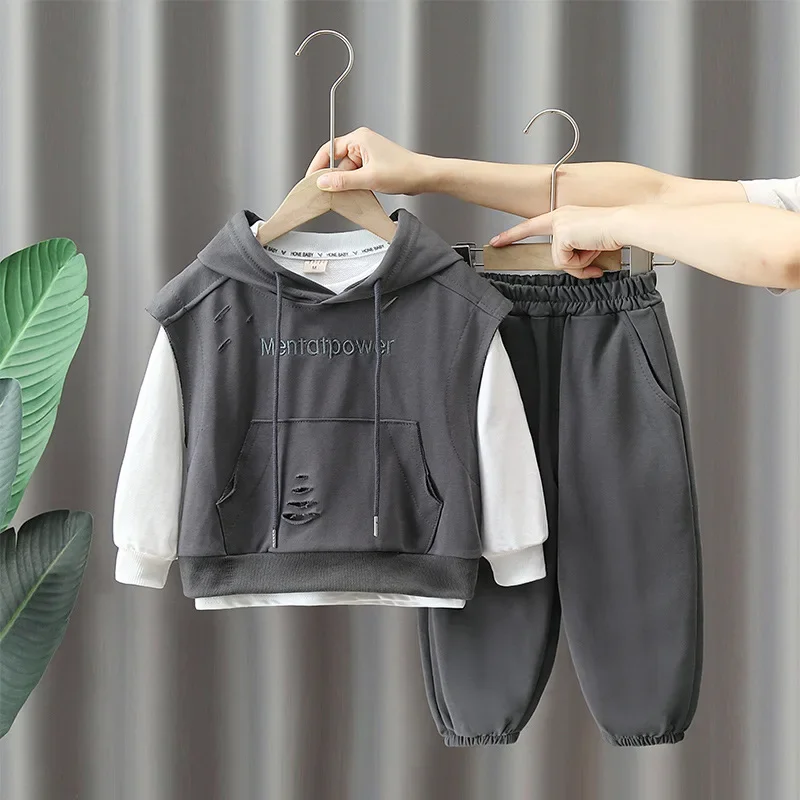 Boy's three-piece vest spring and autumn suit 2024 spring new Korean version of children's hoodie fried street suit