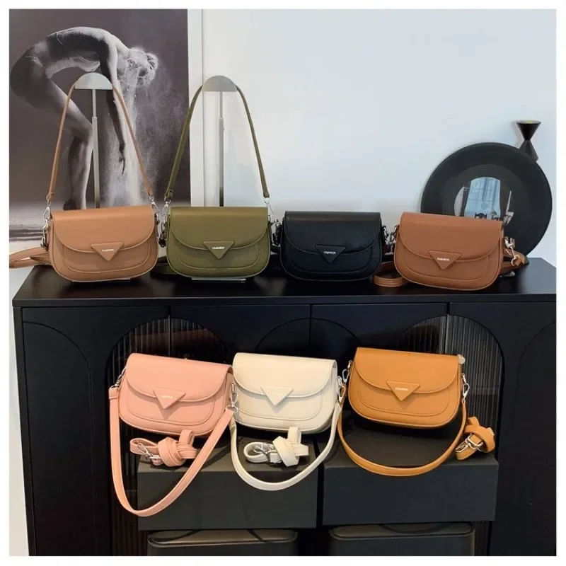 

Luxury Casual Designer Diaper Bag Women Large Capacity Tote Elegant Leather Crossbody Shoulder Bag For Everyday Sophistication