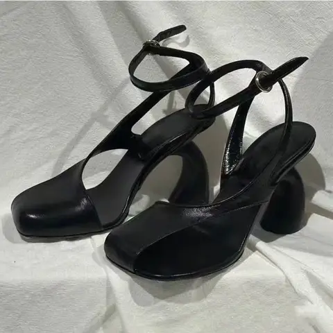 2024 Specialformade romerska sandaler med klack Sexiga sidoflip-flops Högklackade sandaler Halvhåliga designersandaler 34-43 Damskor 10 best sales romerska sandaler för kvinnor - №4