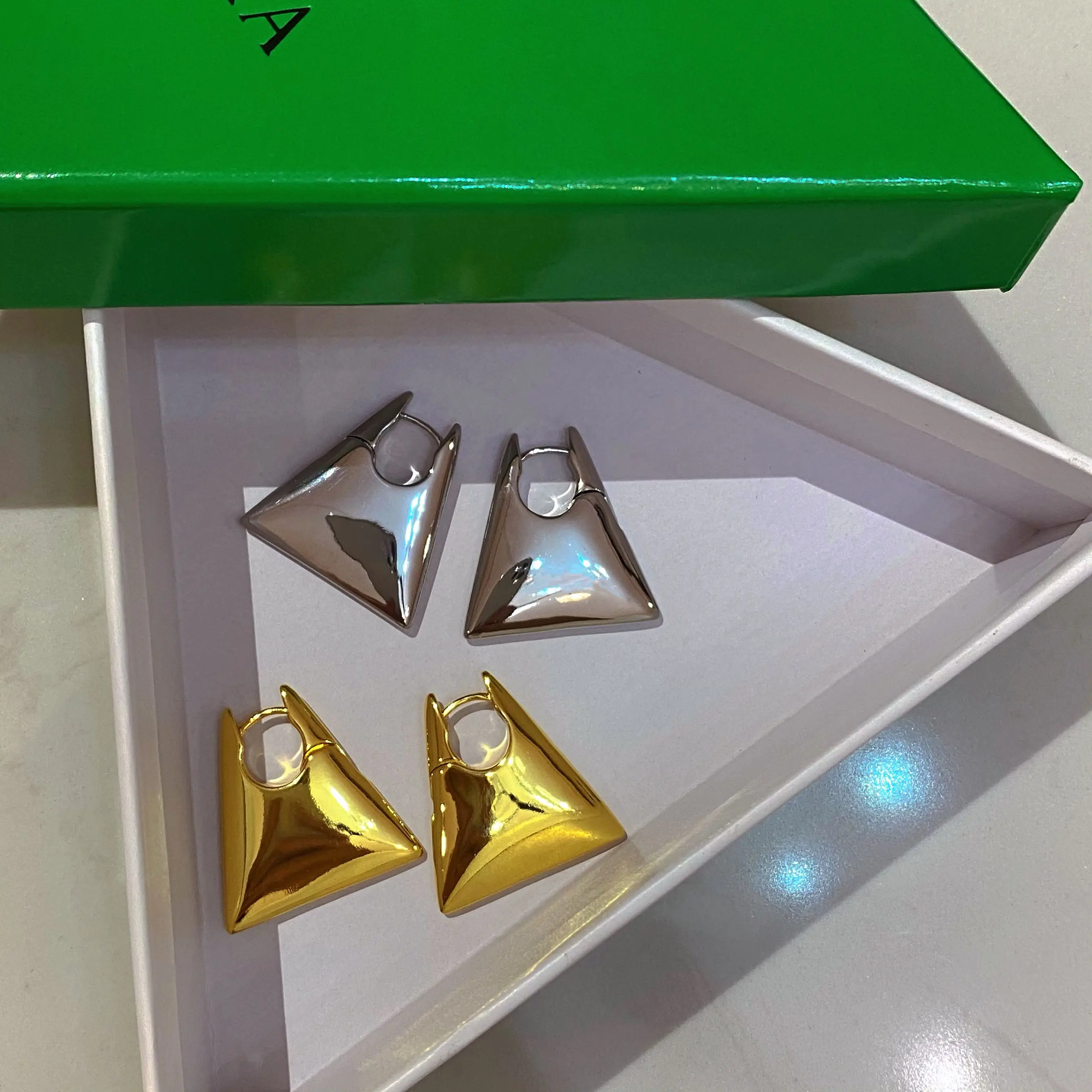 

Brass With 18k Gold Triangle Hoop Earrings Women Jewelry Party T Show Gown Punk Gothic Top Runway Korean Japan