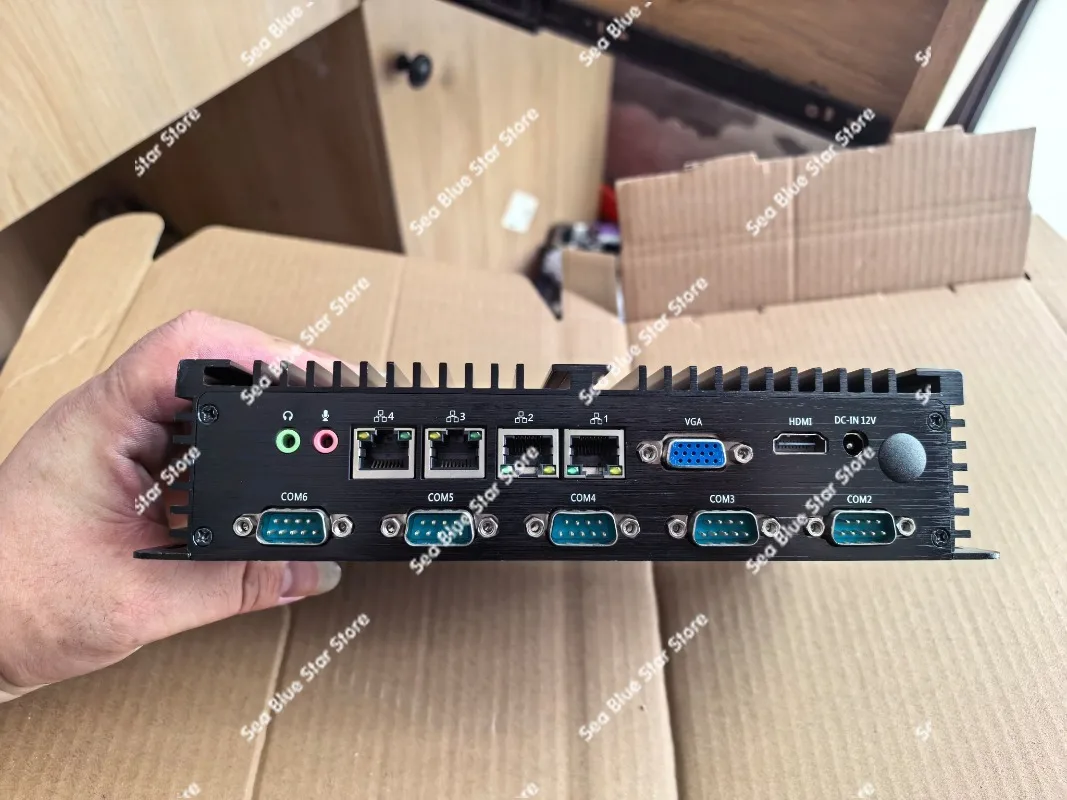 Industrial  small host I3-6100U fanless host storage cabinet host 6COM serial port multi-network interface card 4G plus 64G