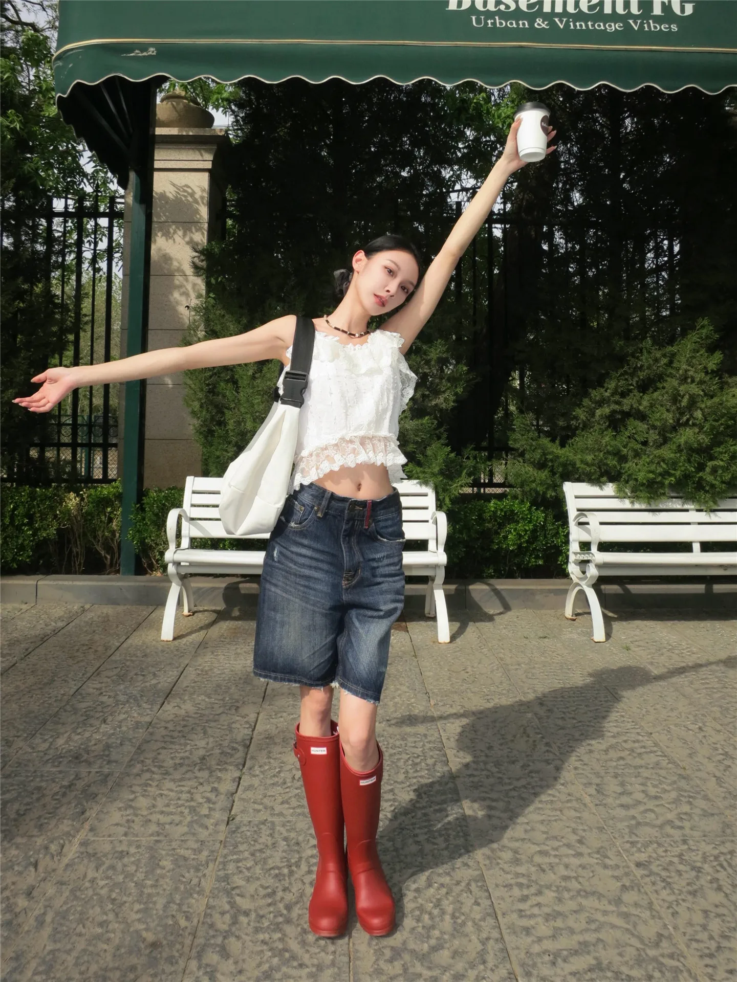 

Retro American Street Blue Five-Point Jeans Women Summer Loose Slimming Hot Girl Washed Design Sense Frayed Mid-Pants