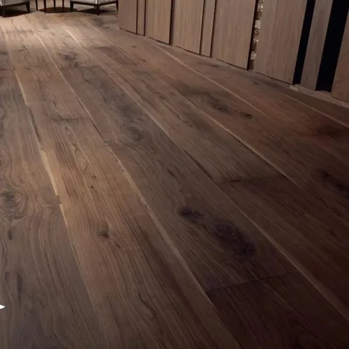 الأرضيات والاكسسوارات